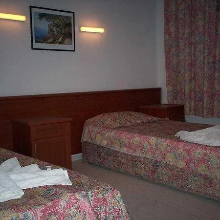 Hotel The S & 3*